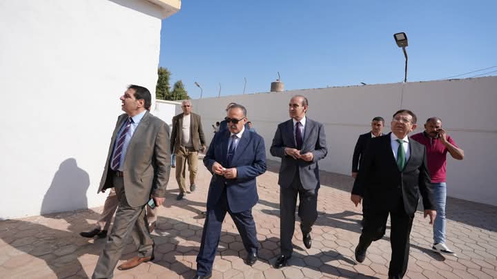 محافظ أسيوط يصطحب وفد المحكمة العربية للتحكيم الدولي لتفقد اللمسات النهائية بمركز “خان الخليلي” قبل افتتاحه