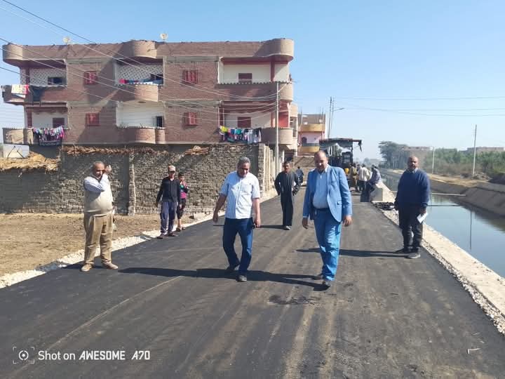 محافظ أسيوط: استمرار رصف طريق ترعة أحمد شاكر بصدفا بطول 2.4 كم ضمن خطة 2025-2026