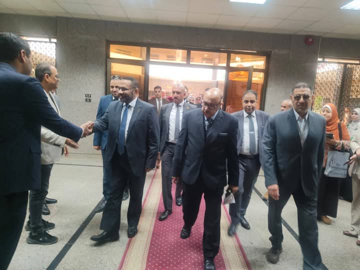 أسيوط في قلب “مصر الصحية”: قيادات المحافظة تستقبل مساعد وزير الصحة في يوم علمي ضخم لترسيخ “إنسان سليم = وطن قوي”