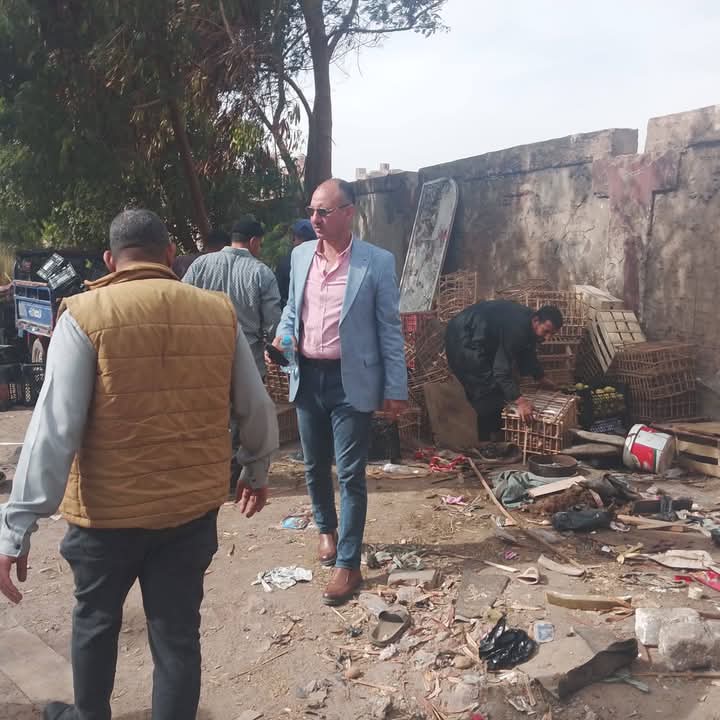 ابو العيون : مستمرون فى رفع الاشغالات فى حى شرق اسيوط