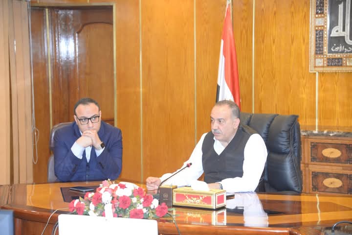 محافظ أسيوط: تنفيذ أول منطقة ورش لتدوير المخلفات بقرية الحبايشة بساحل سليم..