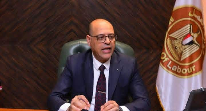 وزير العمل يتابع حادث انهيار سقف خرسانى بالمحلة الكبرى ويوجه بإعداد تقرير عاجل لاتخاذ الإجراءات اللازمة