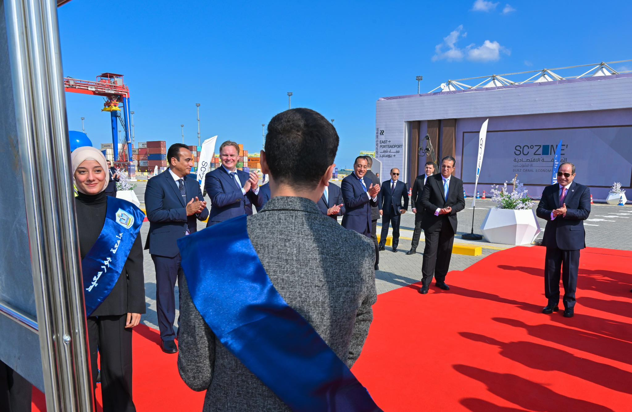 الرئيس عبد الفتاح السيسي يفتتح اليوم عدد من المحطات البحرية بالمنطقة الاقتصادية لقناة السويس بميناء شرق بورسعيد.