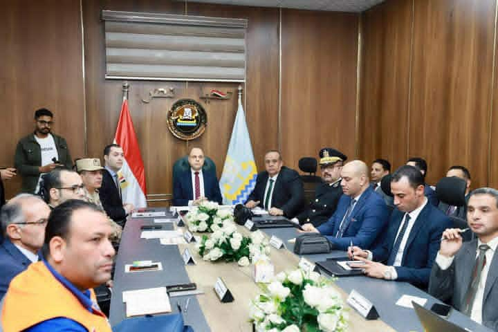 محافظ كفر الشيخ يترأس غرفة العمليات الرئيسية فى اليوم الثانى لأنتخابات النواب داعياً الناخبين للمشاركة فى صناعة المستقبل