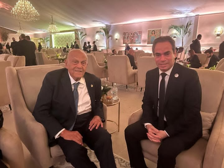 المسلمانى يلتقى الدكتور مجدى يعقوب فى المتحف الكبير ويبحث سرعة إنتاج قصة حياته