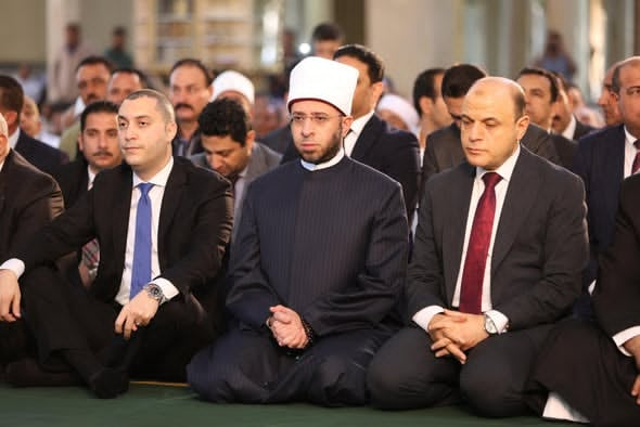 احتفالا بالعيد القومى لمحافظة كفر الشيخ وزير الأوقاف ومفتى الجمهورية ومحافظ كفرالشيخ يؤدون صلاة الجمعة بمسجد سيدى إبراهيم الدسوقى