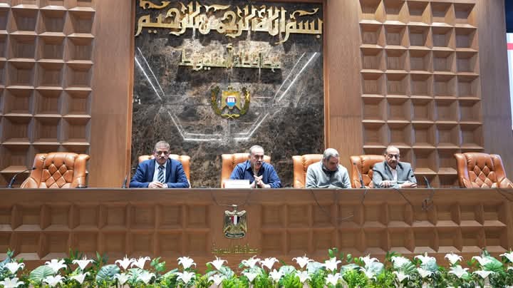 محافظ أسيوط يتابع استعدادات إعادة الانتخابات ويوجه بالإسراع في ملف تقنين أملاك الدولة والتوسع في منافذ اللحوم المخفضة