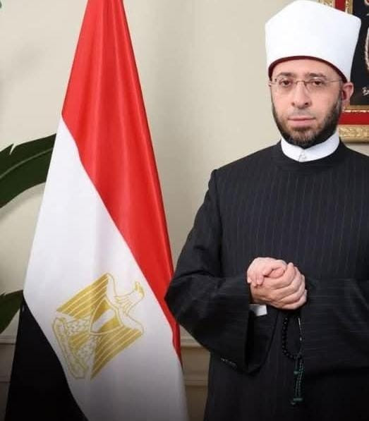 لدعم النماذج المجتهدة.. وزير الأوقاف يقرر صرف مكافأة 10 آلاف جنيه لعامل مسجد بعد حصوله على الماجستير