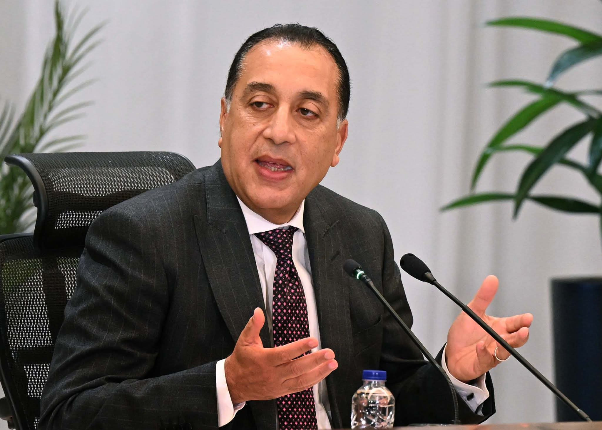 رئيس الوزراء يعود من بيروت بعد زيارة لتعزيز التعاون المصري اللبناني