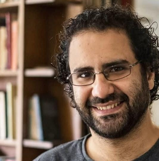 النائب العام يوافق على رفع اسم علاء عبد الفتاح من قوائم الممنوعين من السفر