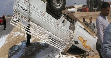 إصابة 13 شخصًا فى انقلاب سيارة ربع نقل،