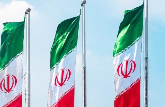 إيران تعلن إجراء تجارب صاروخية في مناطق متفرقة بأنحاء البلاد