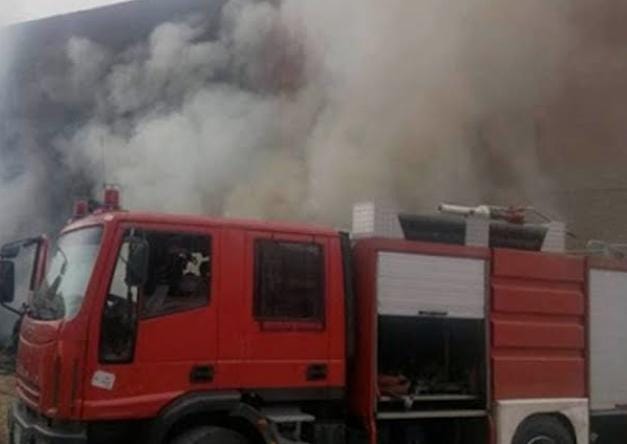 السيطرة على حريق داخل محل إكسسوارات هواتف بمنطقة الموسكي دون إصابات