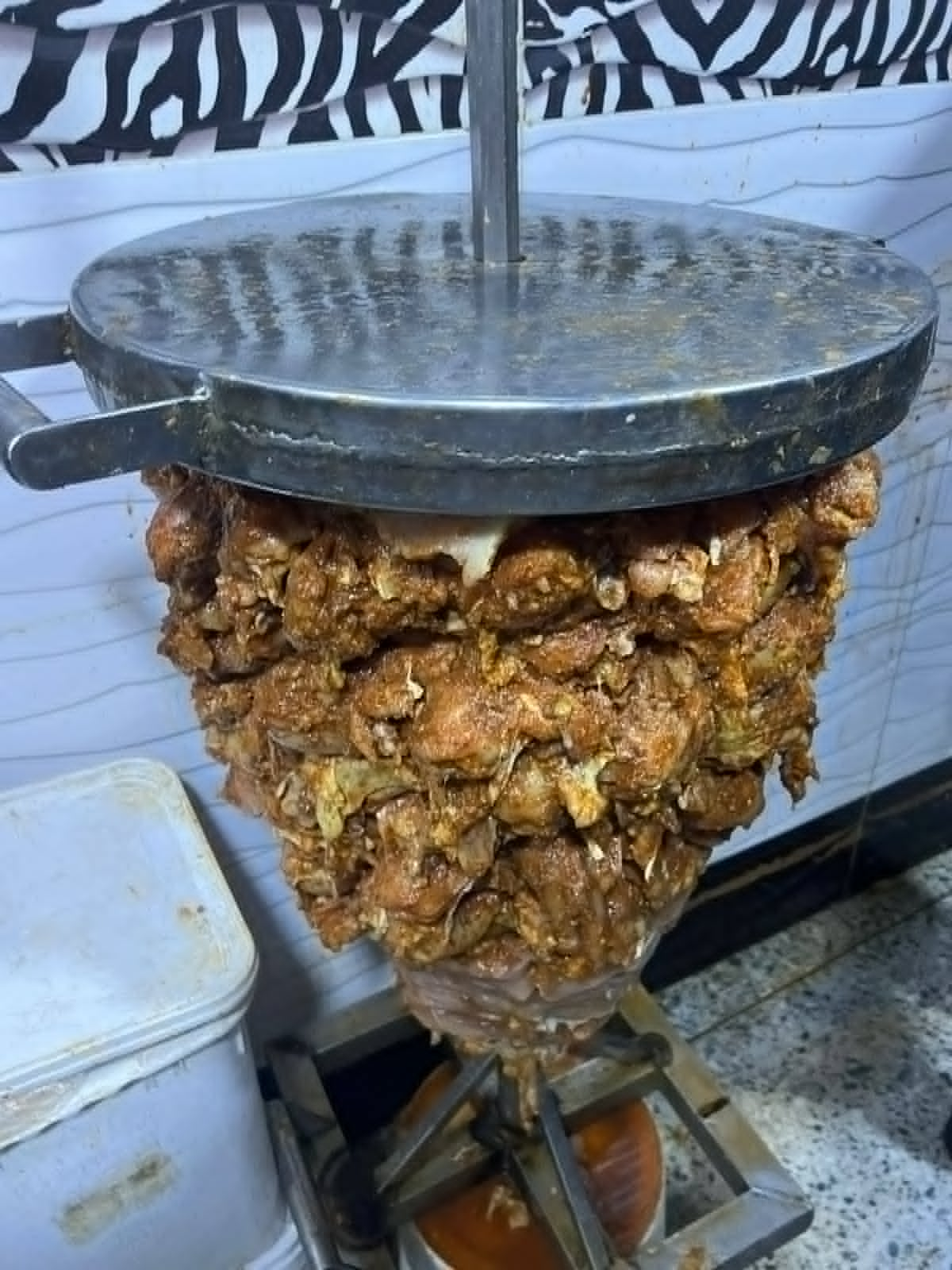 محافظ الدقهلية: ضبط أكثر من 2 طن شاورما ولحوم فاسدة بالمطاعم ومحال الجزارة