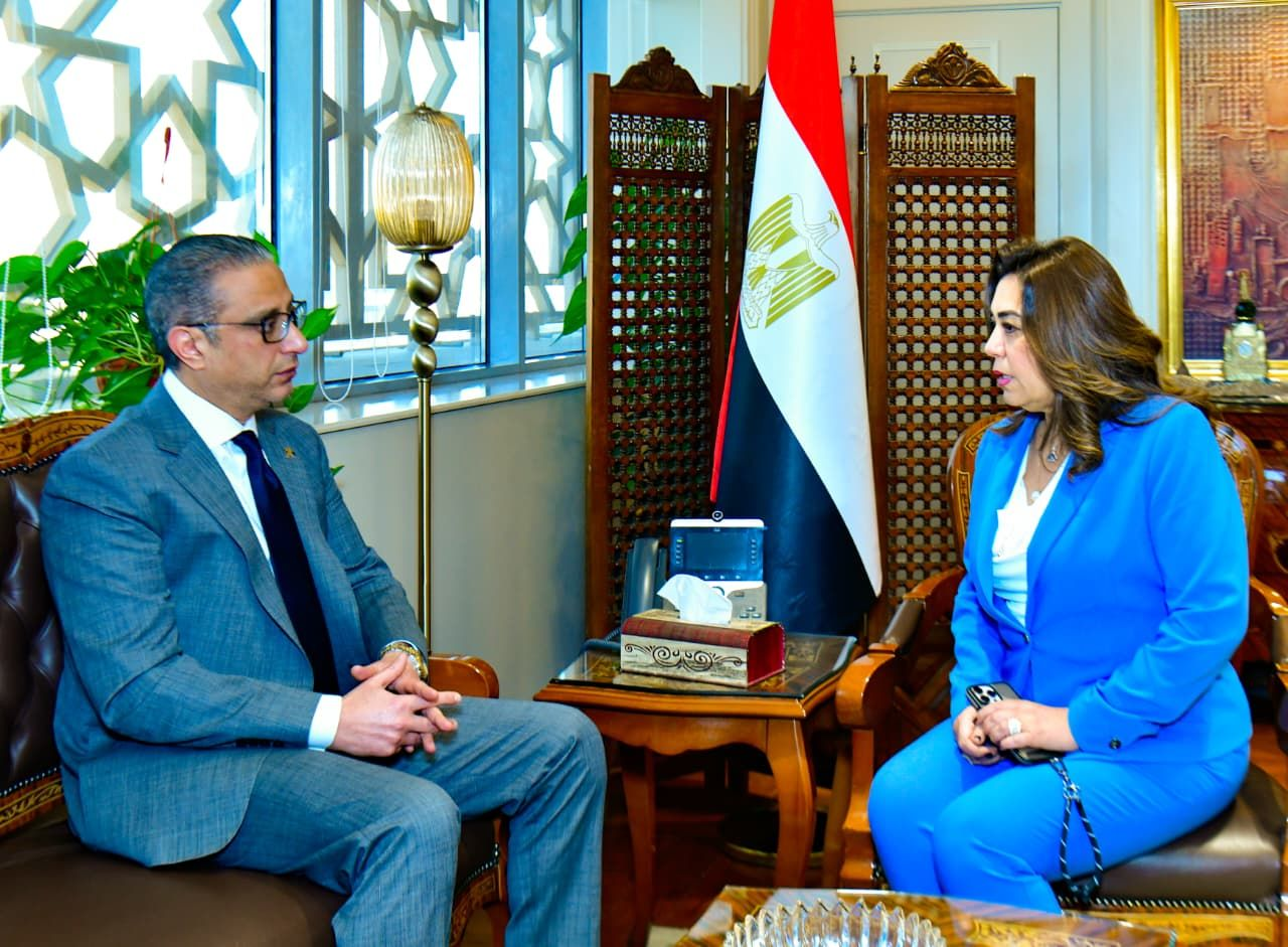 “وزيرة التنمية المحلية” والقائم بأعمال وزير البيئة تناقش مع “محافظ الفيوم” آخر مستجدات لجنة إعادة التوازن البيئي ببحيرة قارون