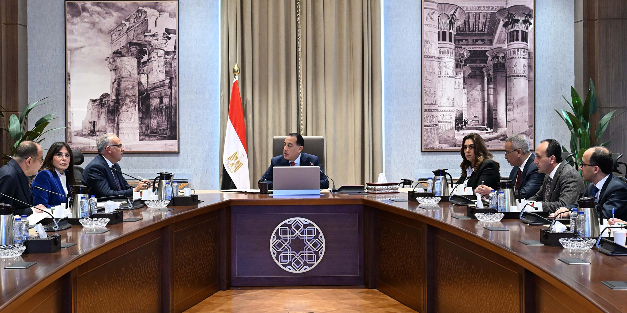 الدكتور مصطفي مدبولي:  يتابع الموقف التنفيذي ليتابع الموقف التنفيذي وحماية مجرى نهر النيل