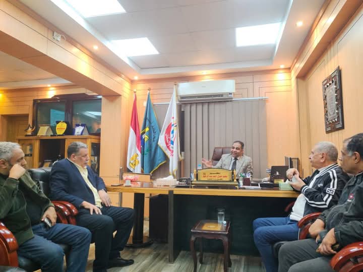 وكيل وزارة الصحة الجديد بأسيوط يستقبل المهنئين بمناسبة توليه مهام منصبه