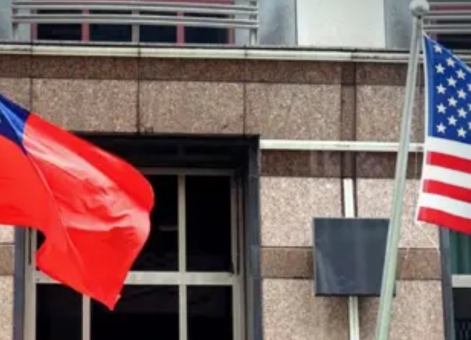 النفط الفنزويلي على صفيح ساخن.. ماذا بعد التدخل الأمريكي؟!