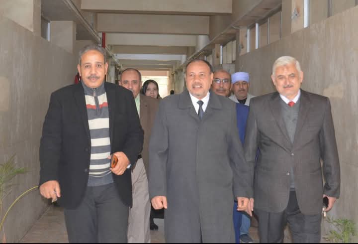 نائب رئيس جامعة الأزهر للوجه القبلي يواصل تفقد سير الامتحانات بكليتي العلوم بنين وبنات بأسيوط