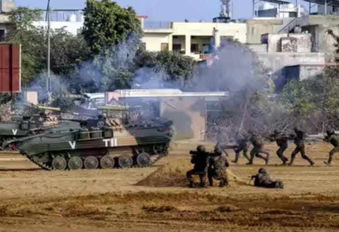 الهند تحتفل بيوم الجيش الثامن والسبعين بعرض عسكري مهيب في جايبور