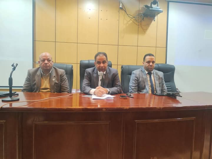 وكيل وزارة الصحة بأسيوط يترأس الاجتماع الأول لمديري المستشفيات لتطوير الأداء ورفع الجاهزية