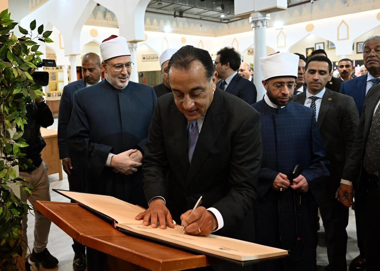 نيابة عن رئيس الجمهورية رئيس الوزراء يفتتح الدورة السابعة