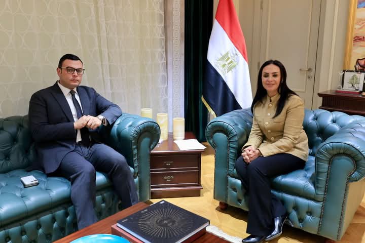 وزيرا التضامن الاجتماعي والإسكان والمرافق والمجتمعات العمرانية يناقشان سبل تيسير إجراءات التراخيص للحضانات