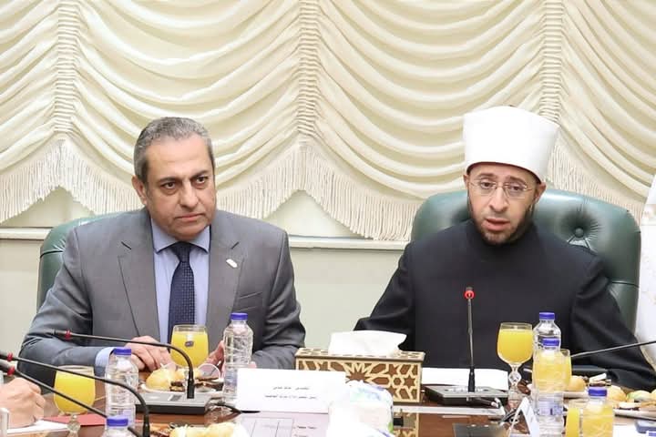 استعدادا لأستقبال شهر رمضان وزير الأوقاف يلتقي رئيس شركة العاصمة الجديدة
