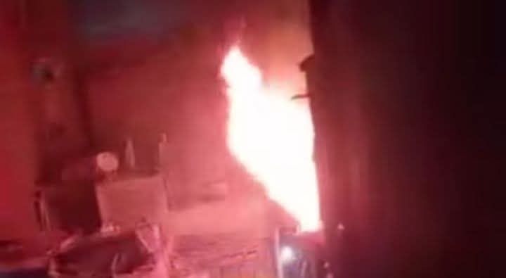 مصرع زوجين بعد أن حاصرتهما النيران فى حريق داخل شقة سكنية بالزقازيق