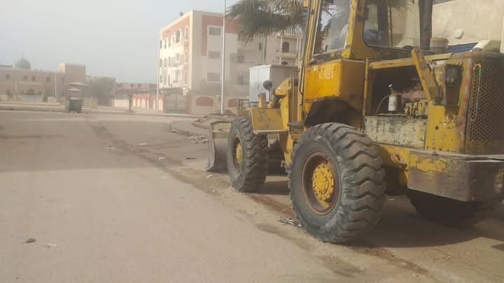 استمرار حملات النظافة المكبرة بكافة أحياء مدينة أسيوط الجديدة