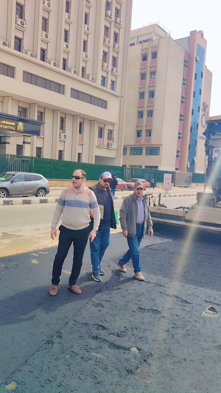 رصف وتوسعة شارع سيد وأمام مستشفى الإصابات حتى ميدان القرآن الكريم بحي غرب أسيوط