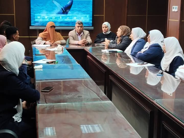 مستشفى الإصابات والطوارئ بجامعة أسيوط ينظم ندوة موسعة حول “الإدارة الآمنة للمخلفات الطبية”