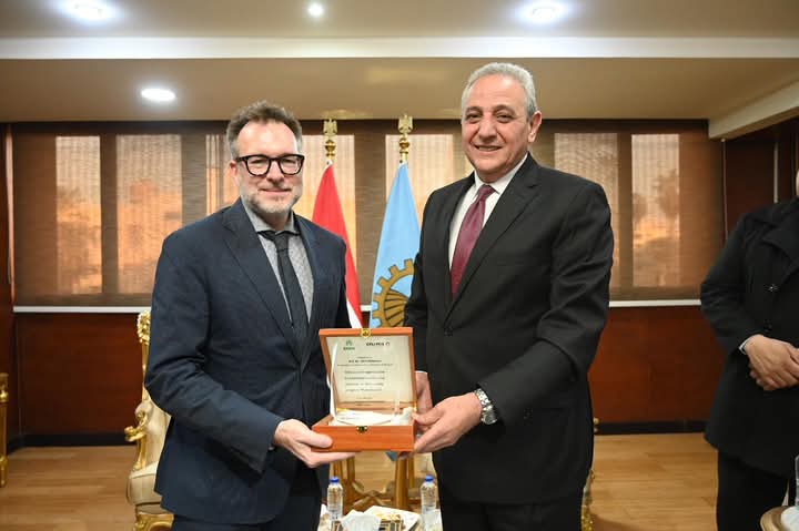 على هامش زيارته لقلعة الصناعة المصرية محافظ الغربية يستقبل السفير الكندى بالقاهرة لبحث آفاق التعاون ودعم مشروعات التنمية المستدامة بالمحلة الكبرى