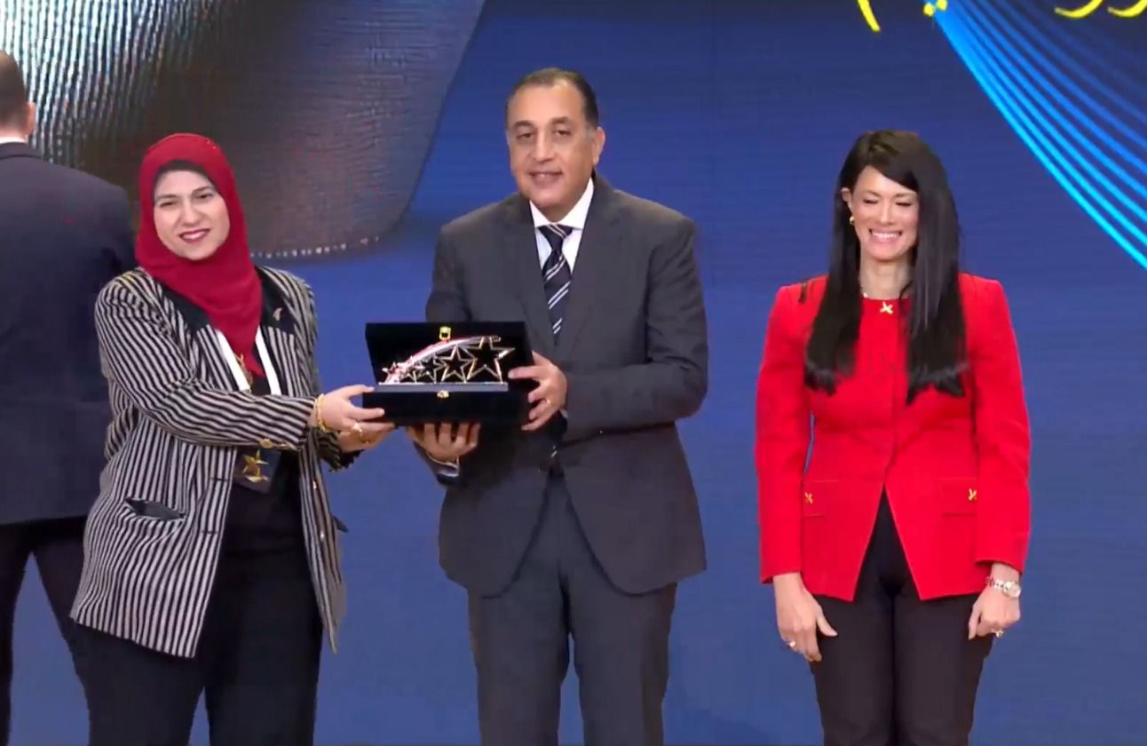 محافظة بورسعيد تحصد المركز الأول لجائزة مصر للتميز الحكومي فئة أفضل فريق عمل