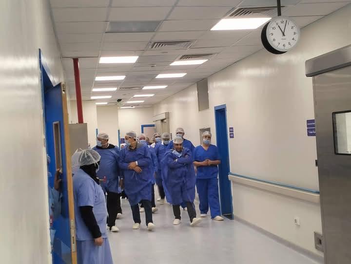 تخفيف الضغط عن مستشفى الجامعي.. وكيل “صحة أسيوط” ومدير “مستشفى الإصابات بجامعة أسيوط” يتفقدان قسم العظام بمنفلوط المركزي