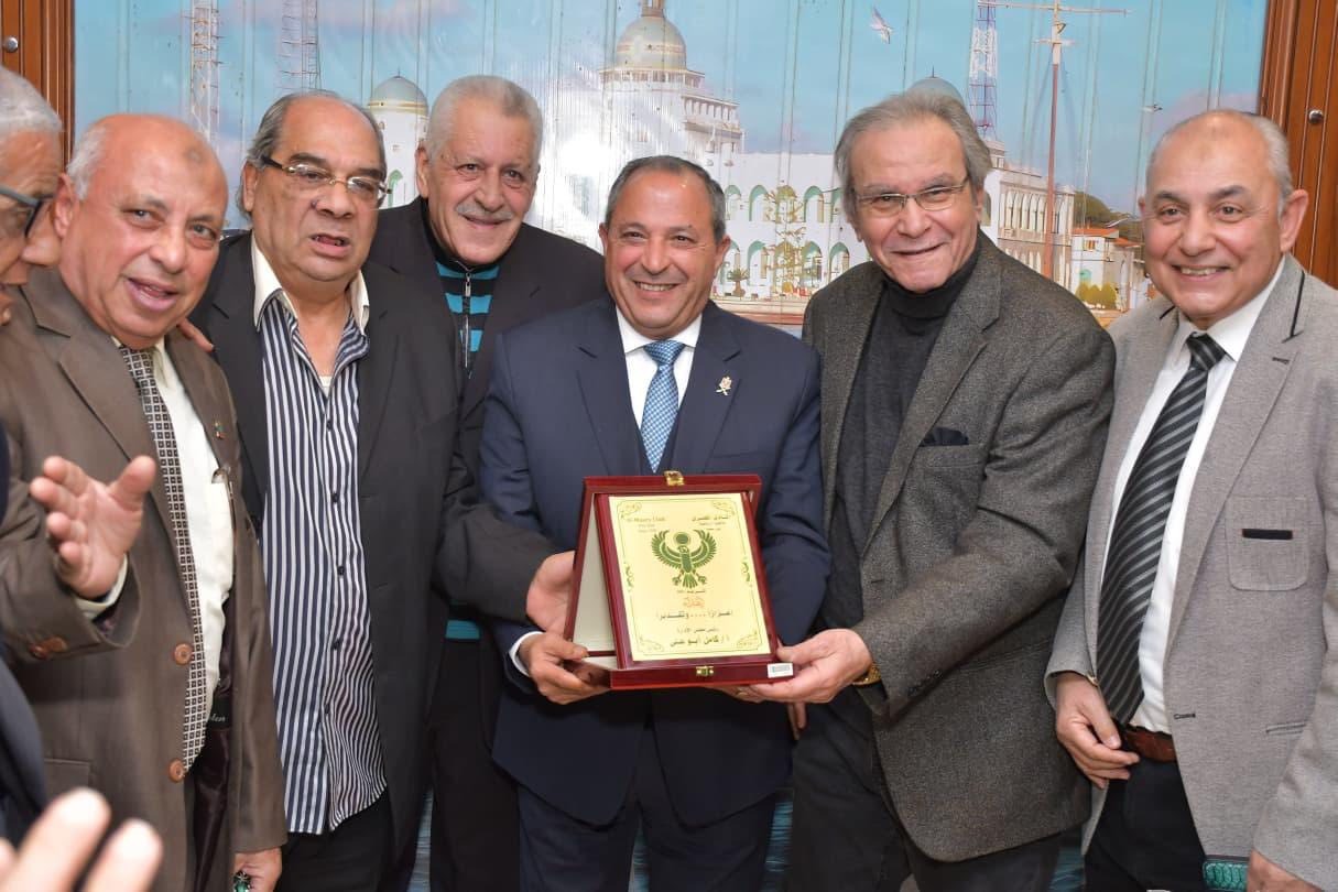 محافظ بورسعيد يلتقي قدام الرياضيين ببورسعيد و يؤكد أنتم قيمة وقامة للمحافظة ورموز الرياضة