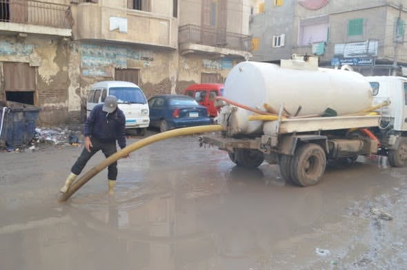 محافظ كفر الشيخ يشدد على رفع مستوى الخدمات ويتابع جهود كسح الأمطار بمطوبس