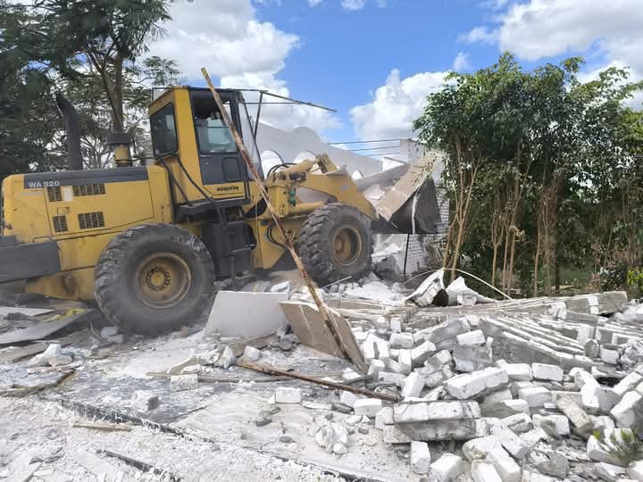 حملة ازالات مكبرة لازالة التعديات على الارض الزراعية ومخالفات البناء بمركز القوصية