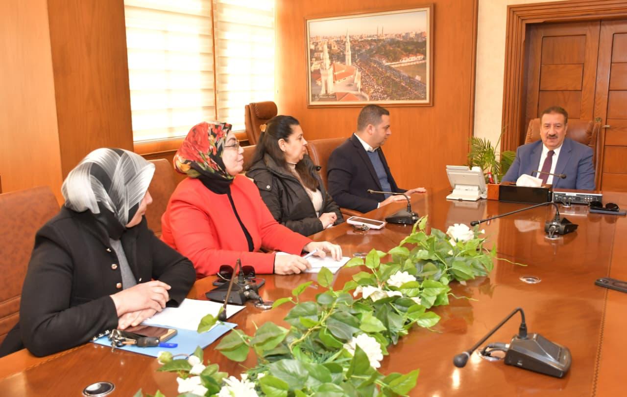 محافظ بورسعيد يستقبل عدد من المستثمرين لبحث سبل التعاون