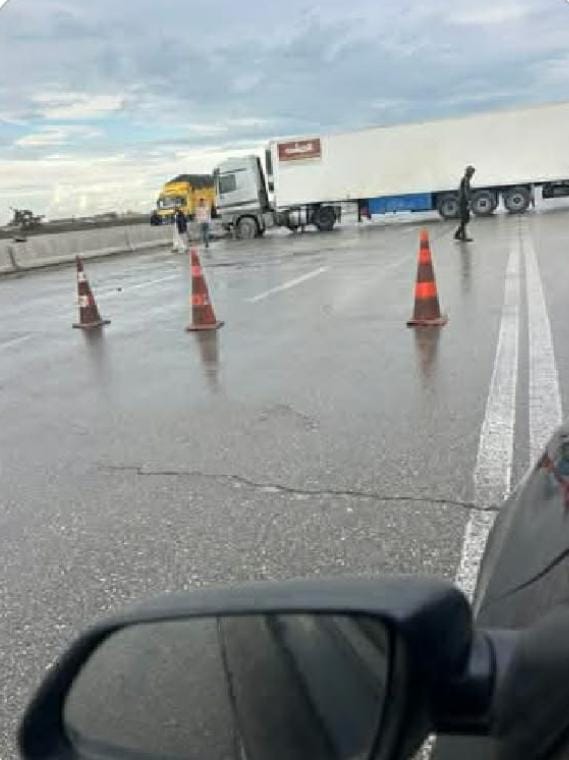 دماء على الأسفلت.. 5 مصابين في تصادم مروع بين سيارتين ملاكي بمحور 30 يونيو ببورسعيد