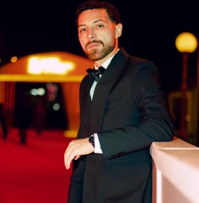 تفاصيل التحقيق في واقعة اتهام الفنان (محمود حجازي) بالتحرش داخل فندق بالقاهرة