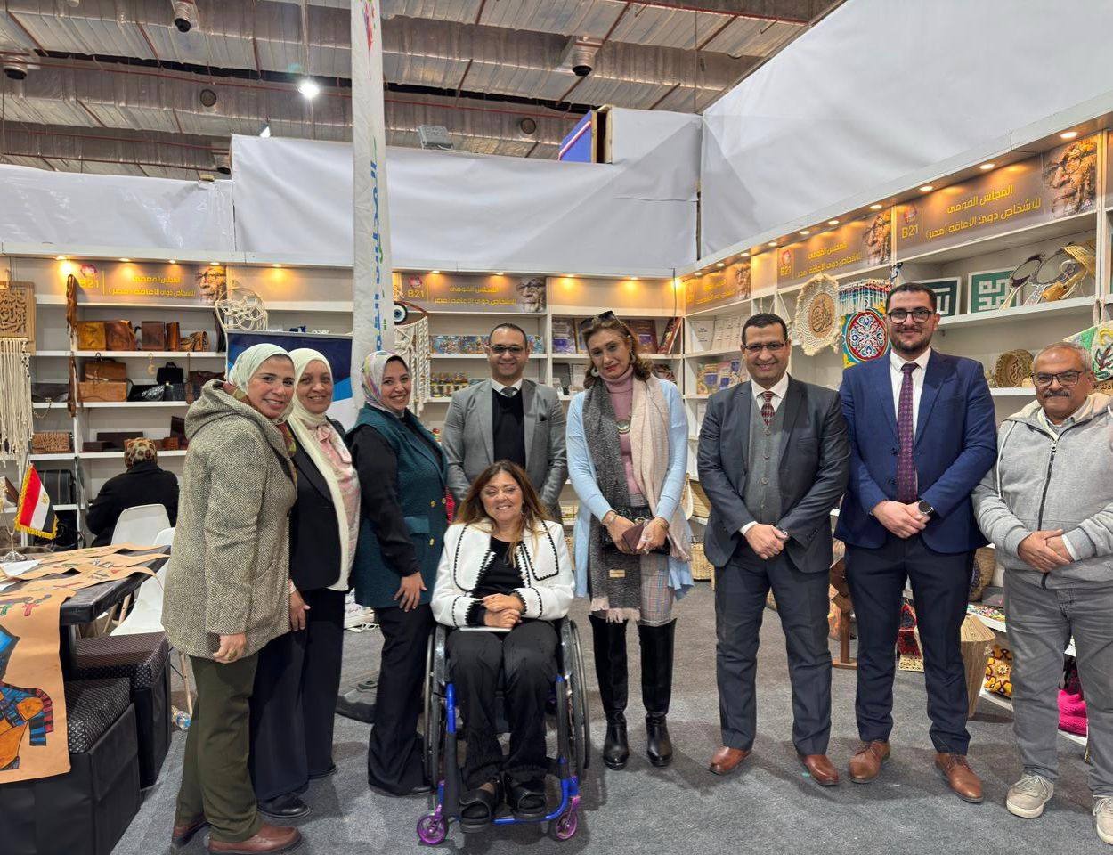 عقب أنتهاء فعاليات معرض الكتاب القومى للأشخاص ذوى الإعاقة يكرم مترجمى لغة الإشارة