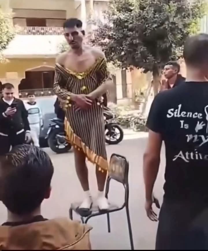 عاجل تم ضبط المتهمين بإجبار شاب ارتداء بدلة رقص ارجو من قضاء مصر الشامخ أقص عقوبة للمتهمين