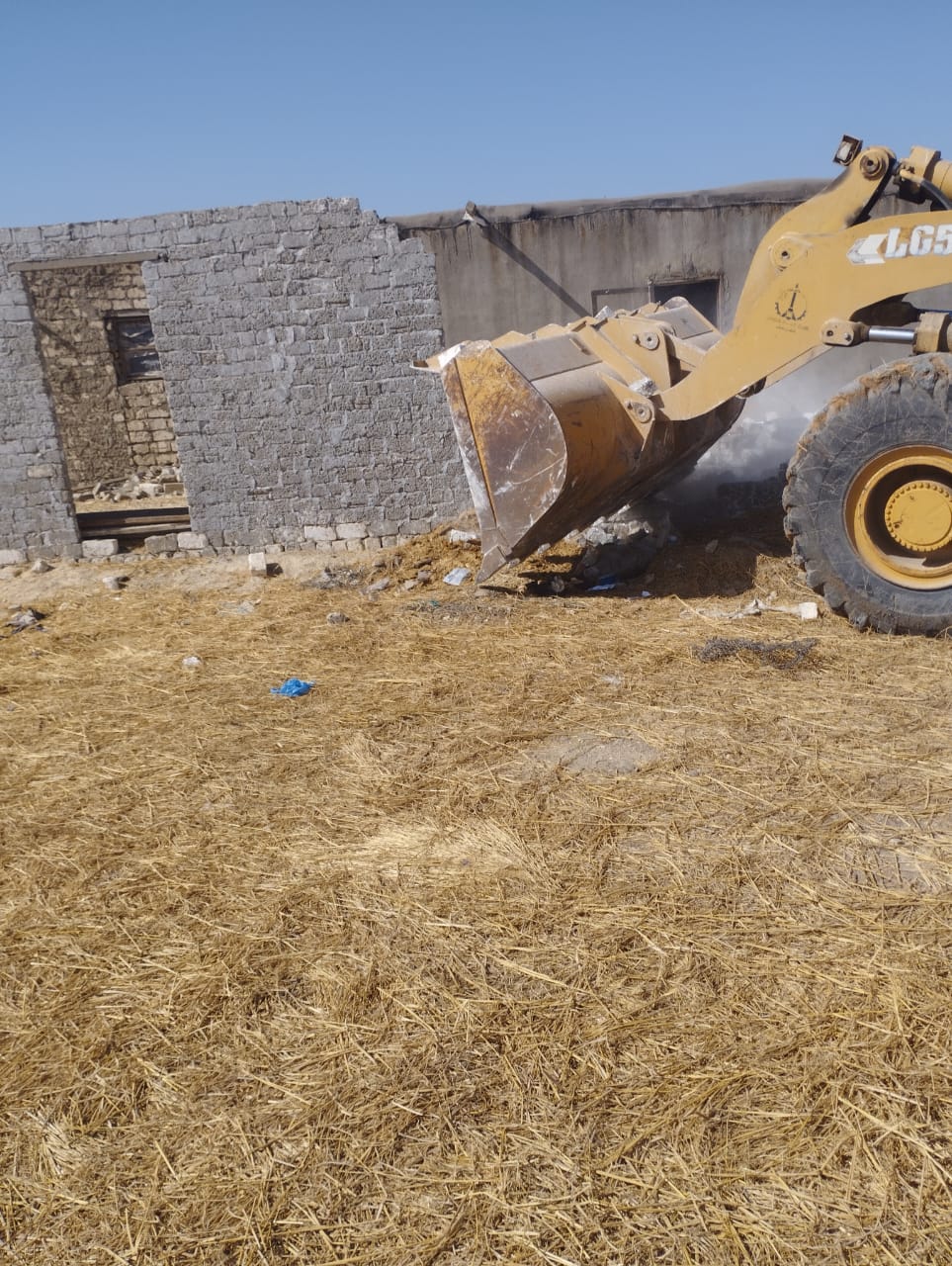 إزالة 3 حالات بناء مخالف على أرض زراعية بجنوب بورسعيد