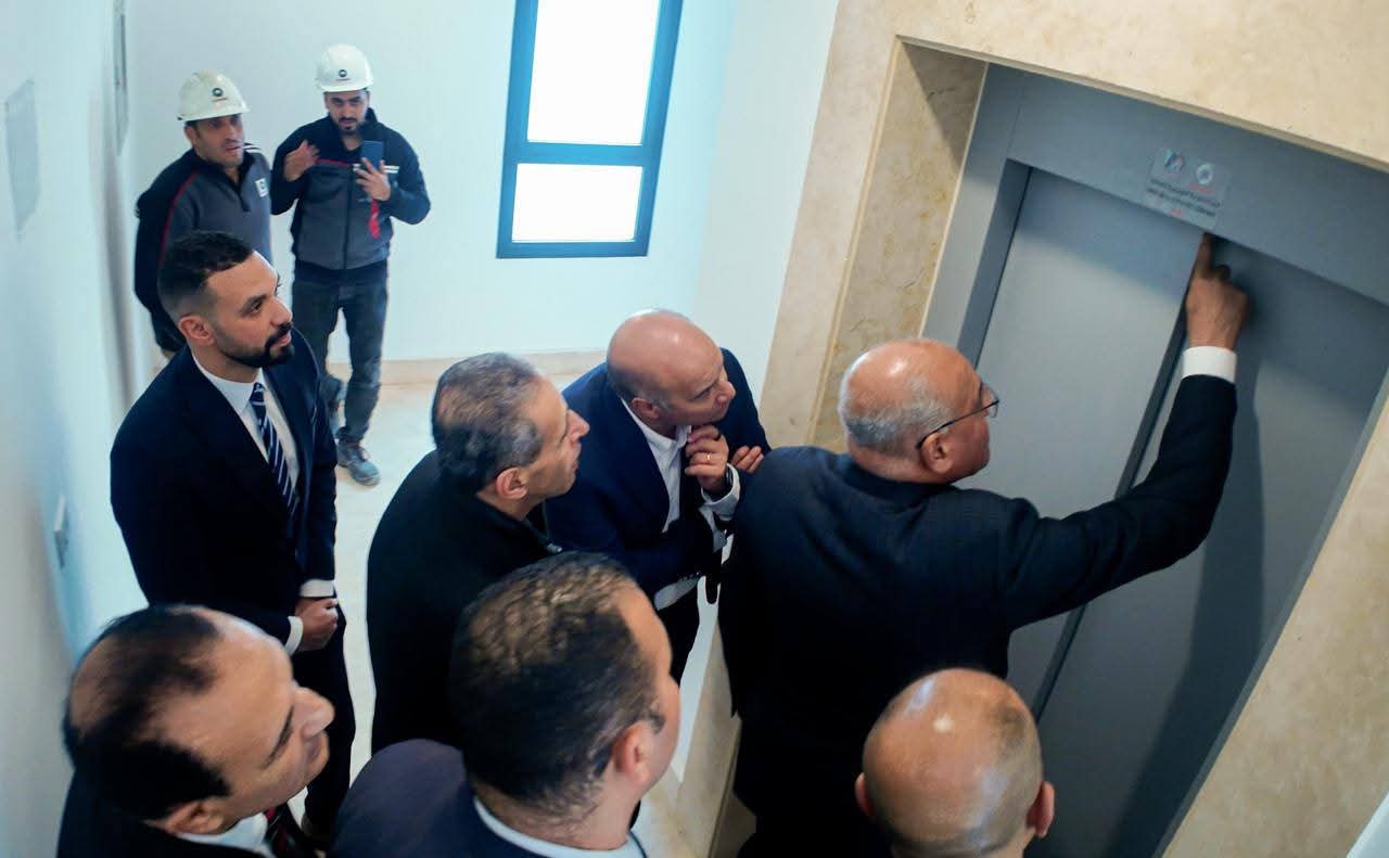 رئيس (العربية للتصنيع) يتفقد باكورة إنتاج المصاعد بمدينتي.. خطوة جديدة نحو توطين التكنولوجيا وزيادة المكون المحلي