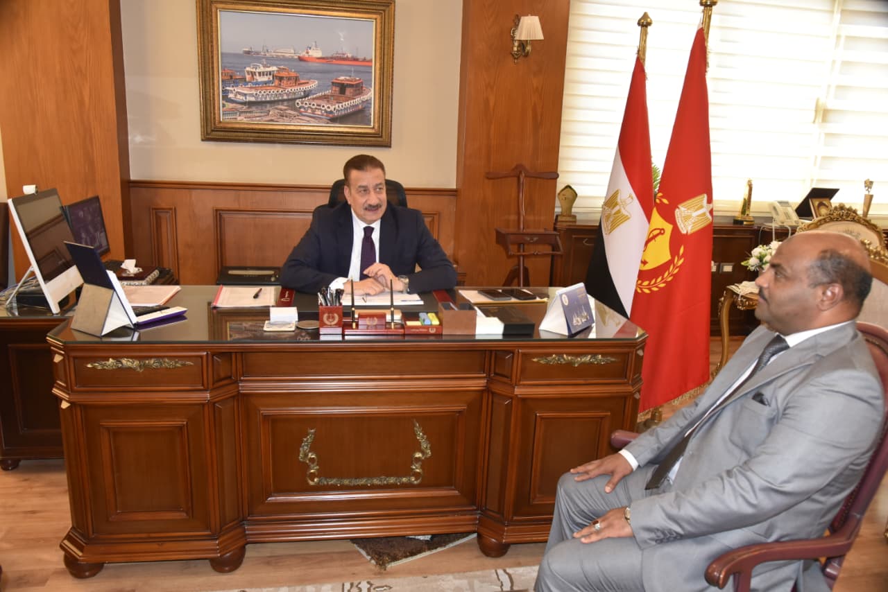 محافظ بورسعيد يستقبل مدير مديرية التموين والتجارة الداخلية
