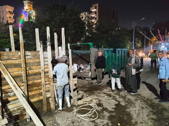 رئيس حي غرب أسيوط يقود حملة نظافة بميدان البدرى لتحسين مستوى الخدمات المقدمة للمواطنين