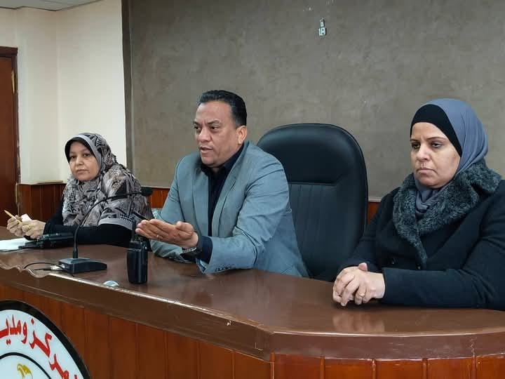 رئيس مركز ومدينة اسيوط يعقد اجتماعًا مع الدكتورة هالة نصير نائبة رئيس المركز ورؤساء الوحدات المحلية لمتابعة المشروعات التنموية والخدمية