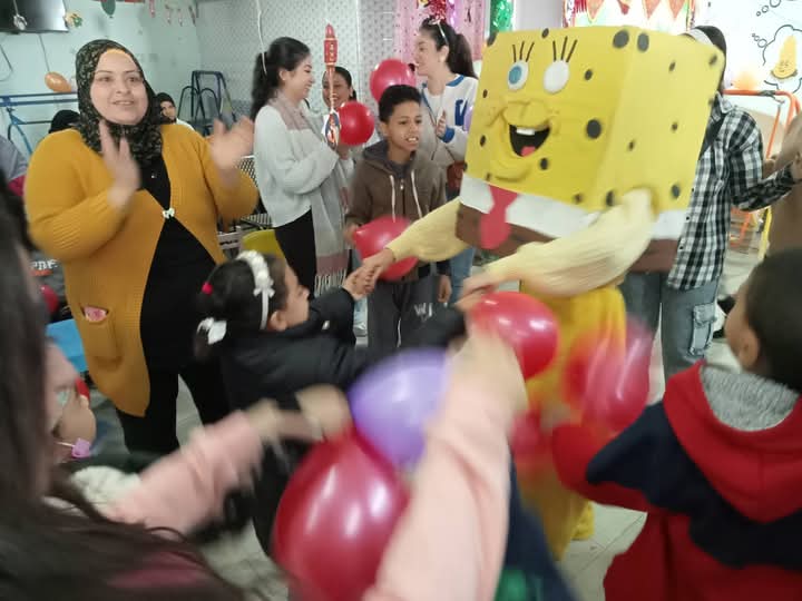 “الشباب والرياضه باسيوط ترسم البسمة على وجوة أطفال معهد الأورام”