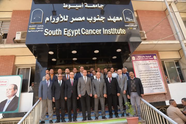 محافظ أسيوط يفتتح عيادة اليوم الواحد للعلاج الكيماوي للأطفال بمعهد أورام الجامعة بدعم مجتمعي وتكلفة 600 ألف جنيه